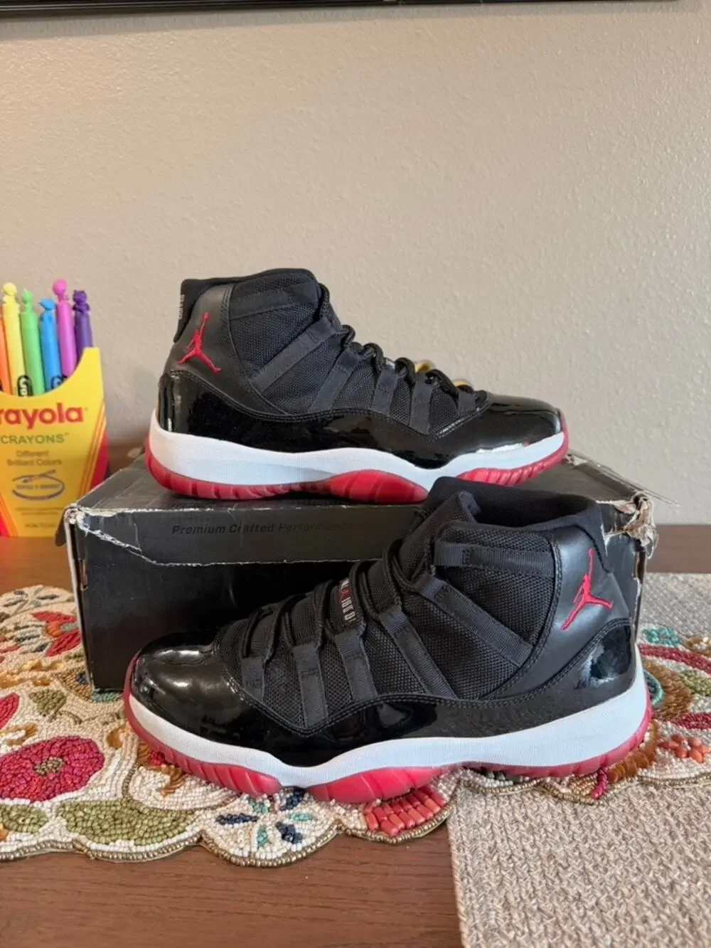 Jordan 11 Retro Playoffs Bred 2012 Black Varsity Red White Velvet 378037 010